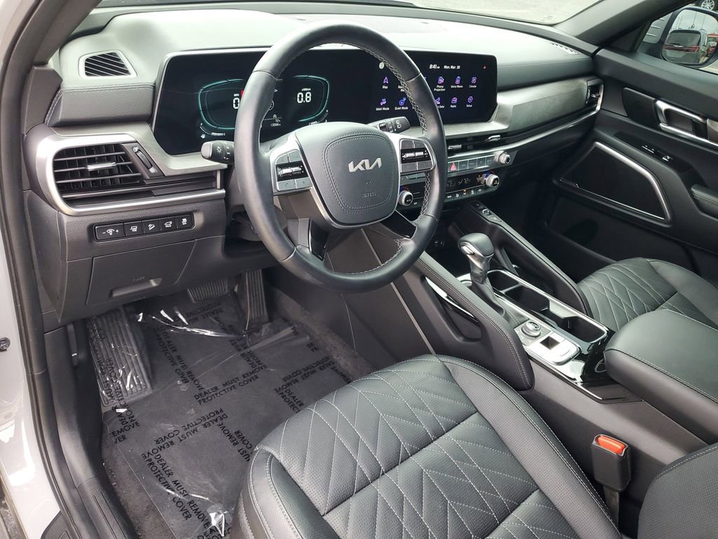Used 2025 Kia Telluride AWD image 6