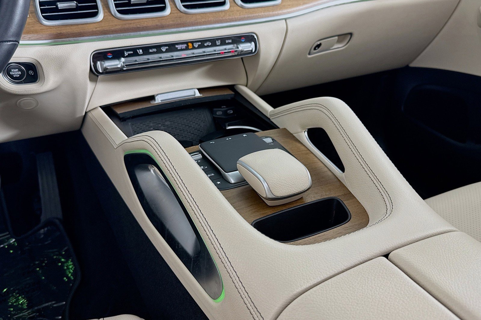 Used 2024 Mercedes-Benz GLE 350 4MATIC image 6