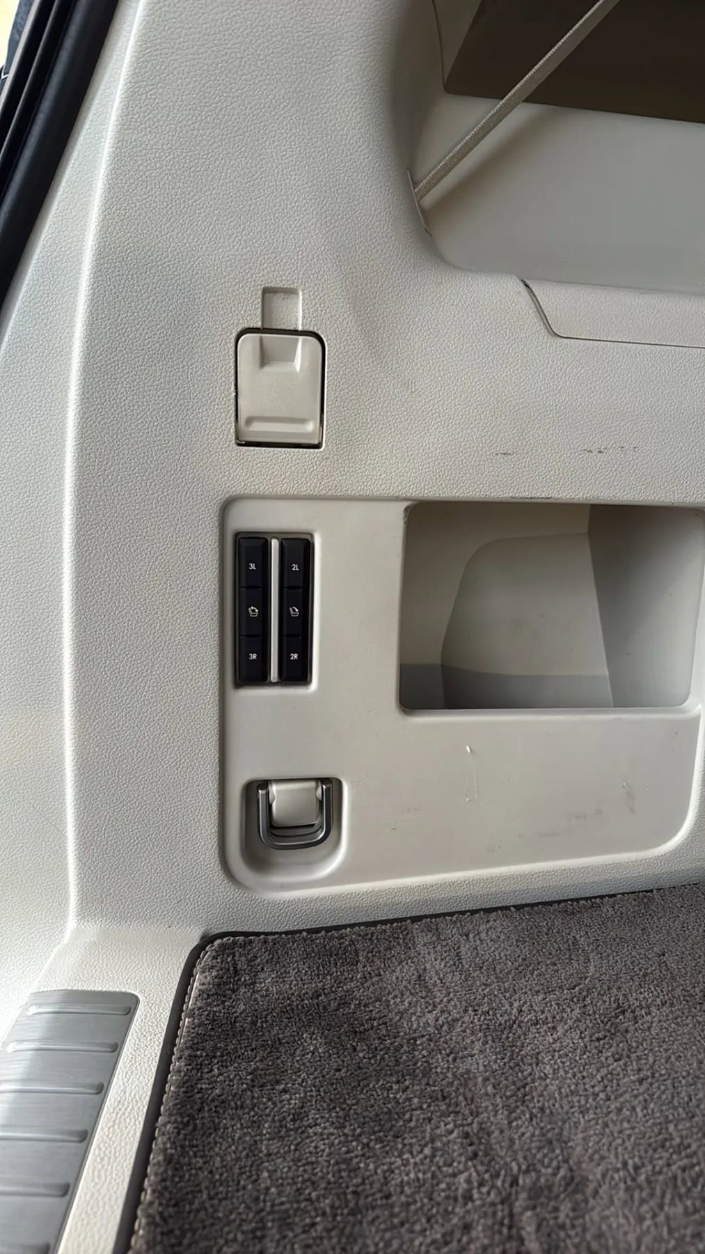 Used 2019 Lincoln Navigator L Black Label w/ Cargo Package image 40