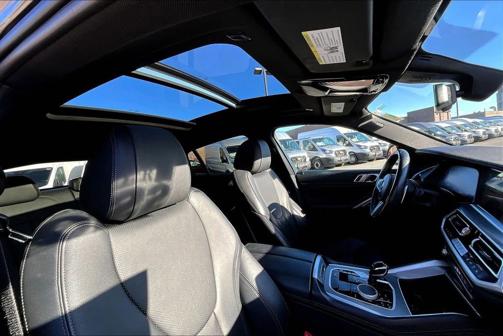 Used 2022 BMW X6 xDrive40i w/ M Sport Package AWD/4WD image 21