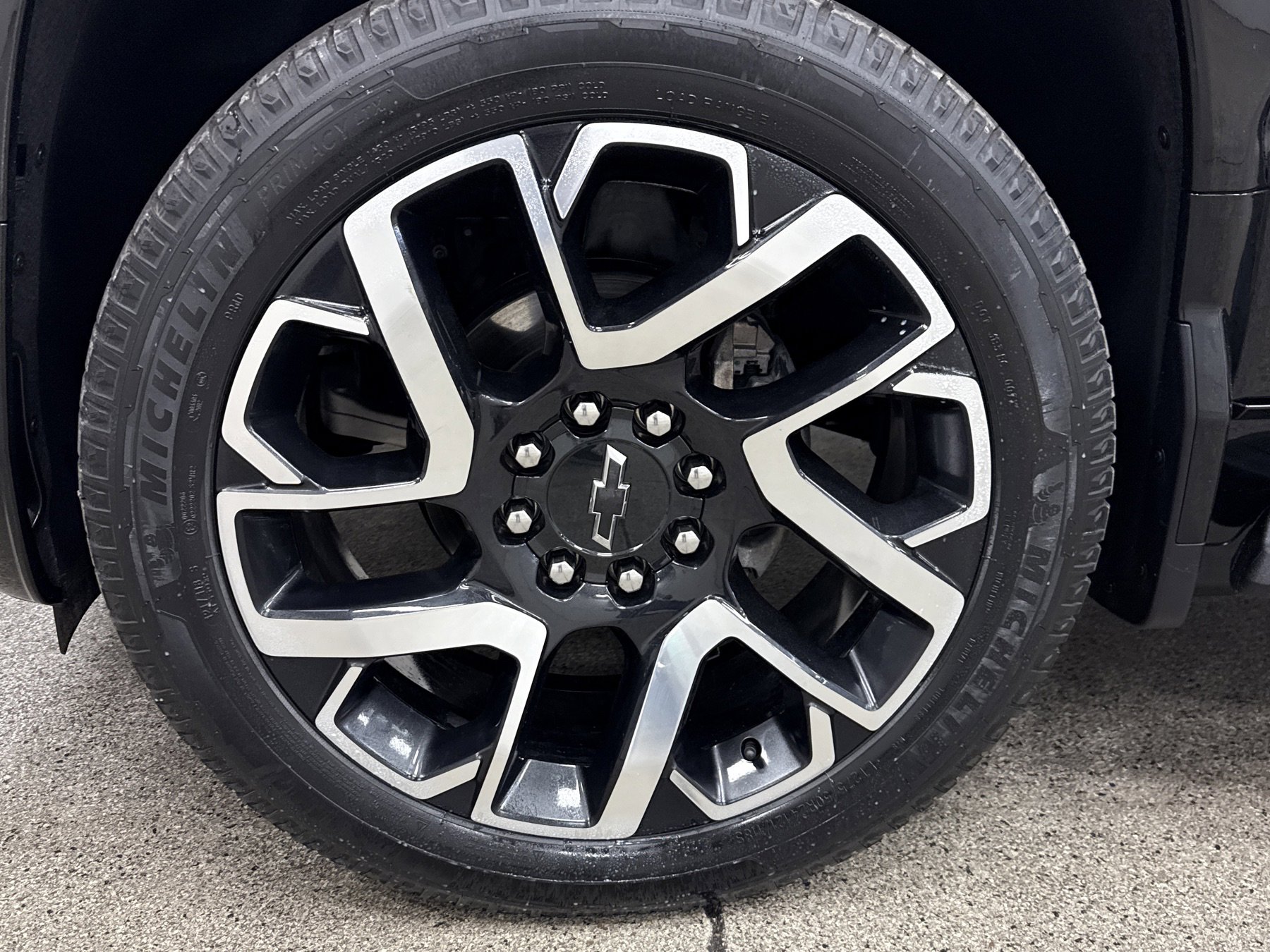 Used 2024 Chevrolet Silverado EV RST image 2