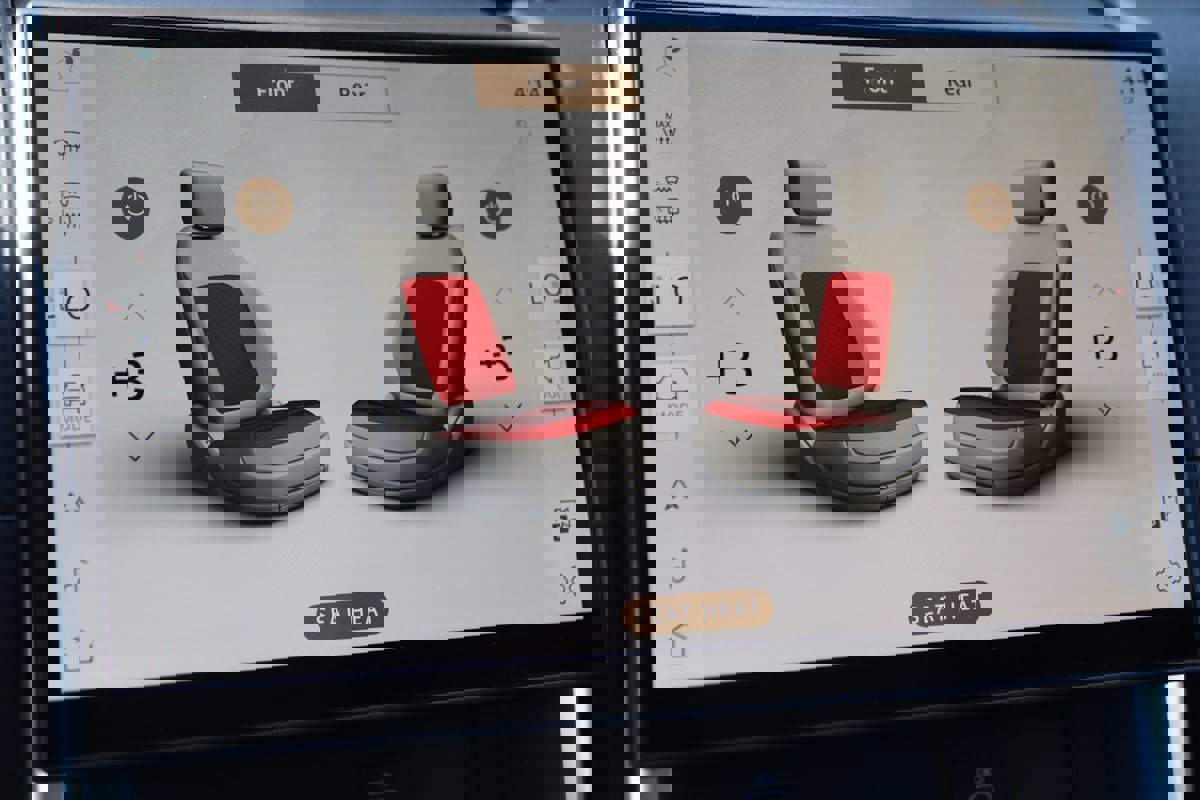 Used 2024 Land Rover Discovery Sport S image 8