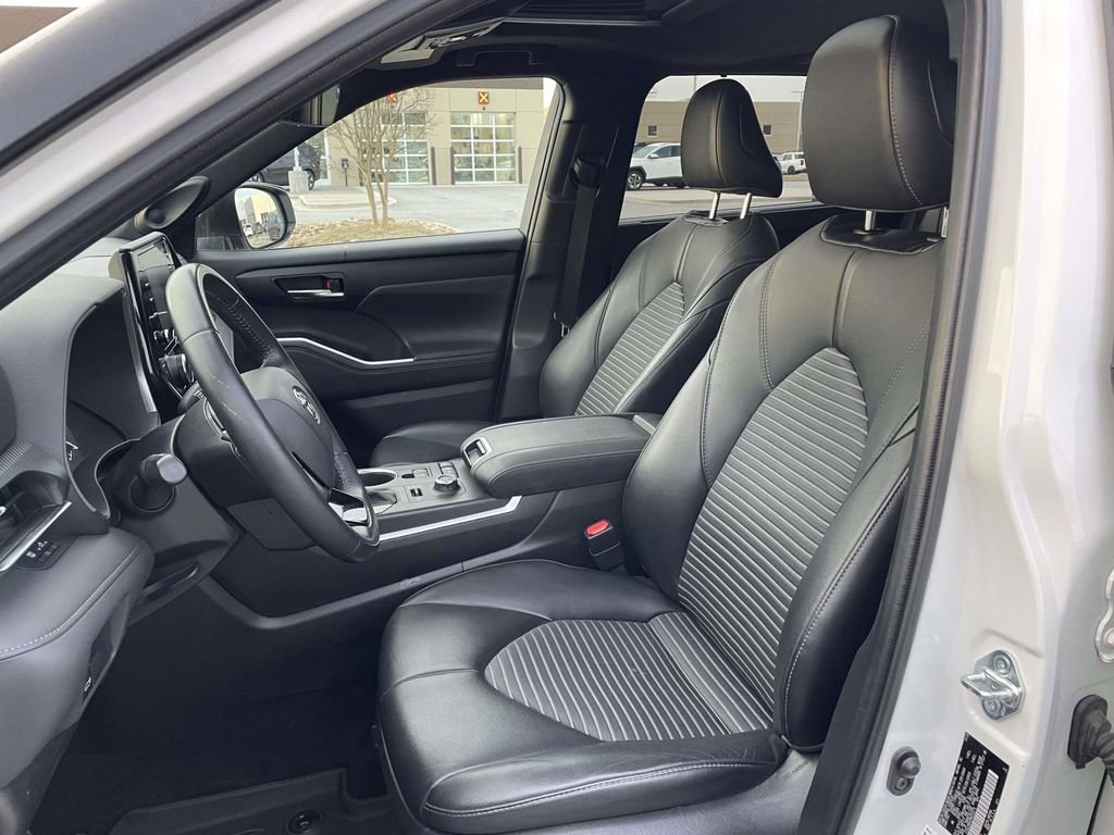 Used 2021 Toyota Highlander XSE image 8