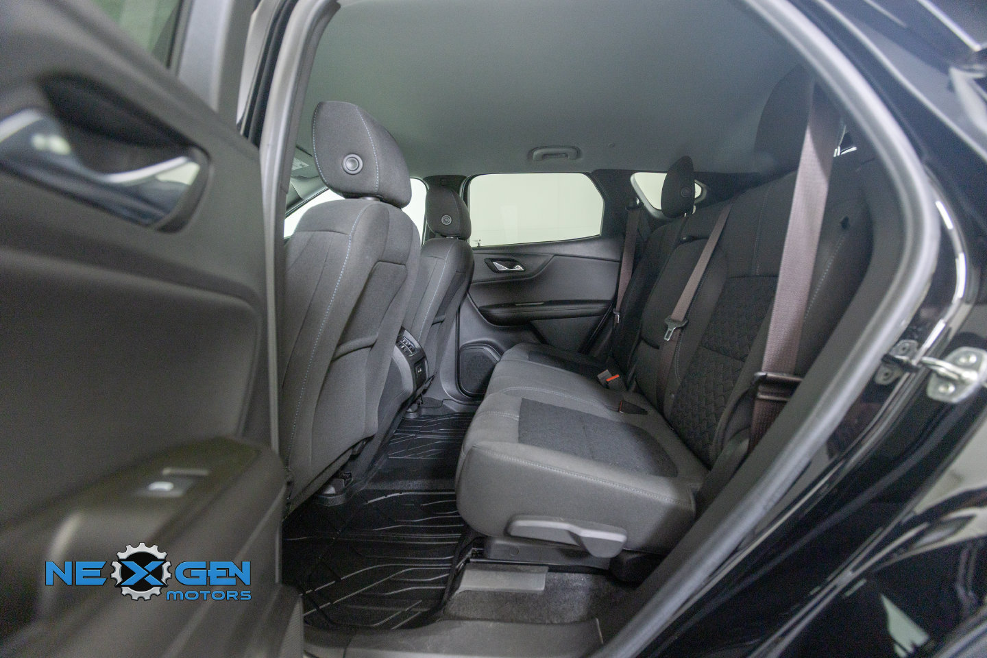 Used 2021 Chevrolet Blazer LT FWD image 28