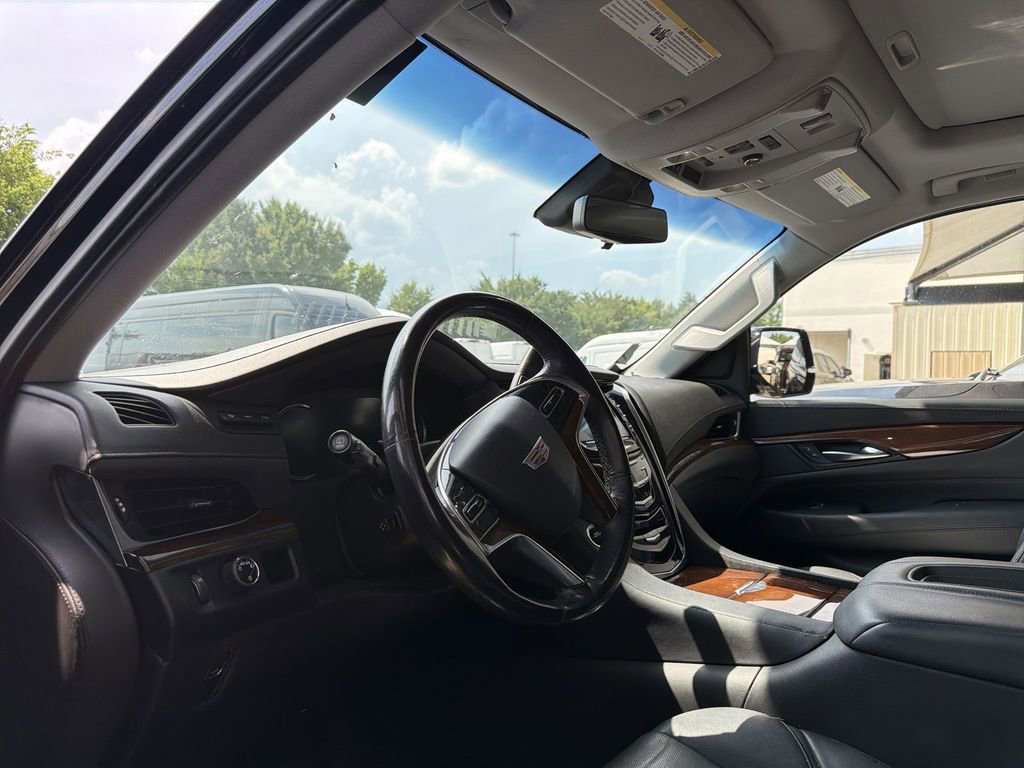 Used 2019 Cadillac Escalade ESV Premium Luxury RWD image 7