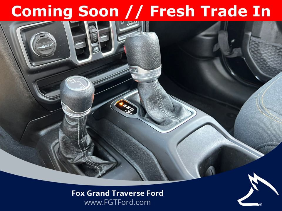 Used 2025 Jeep Wrangler Unlimited Sahara AWD/4WD image 27