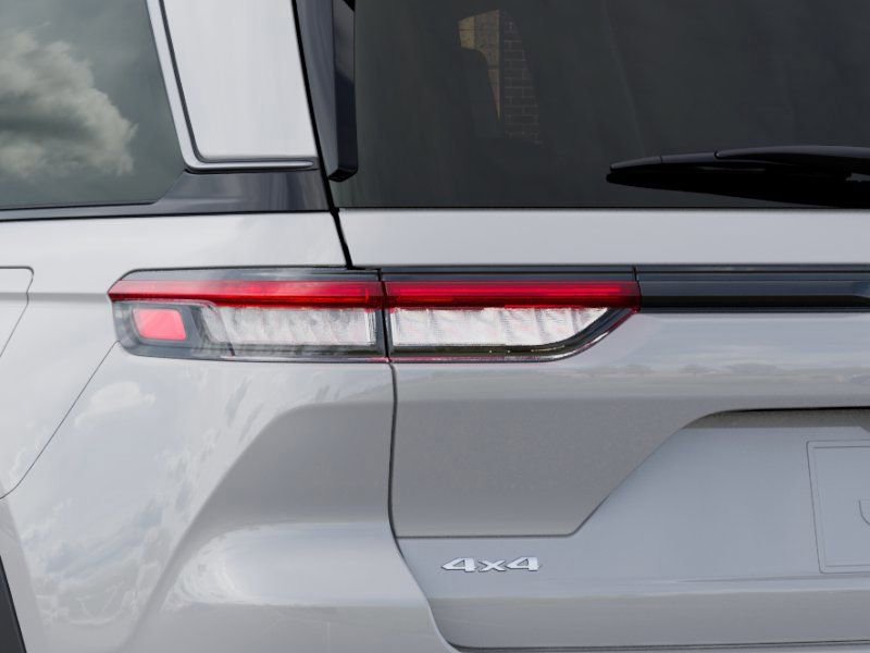 New 2026 Jeep Grand Cherokee Limited w/ Limited Altitude Package AWD/4WD image 9