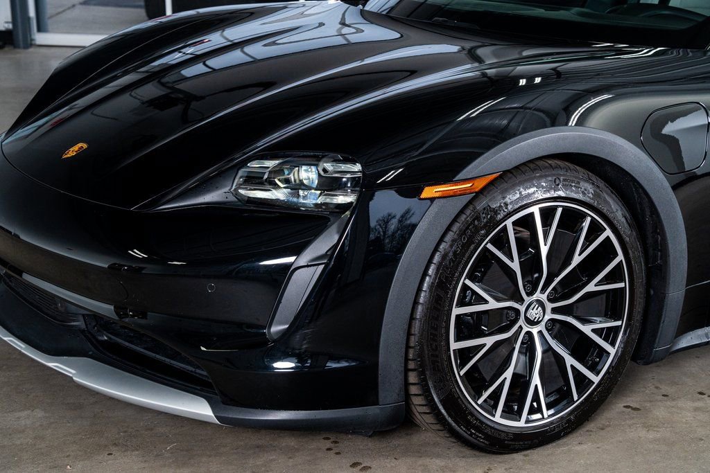 Used 2024 Porsche Taycan 4S w/ Premium Package image 12