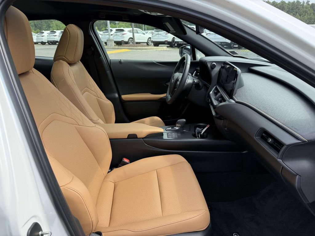 Used 2025 Lexus UX 300h AWD w/ Accessory Package (Z1) image 15