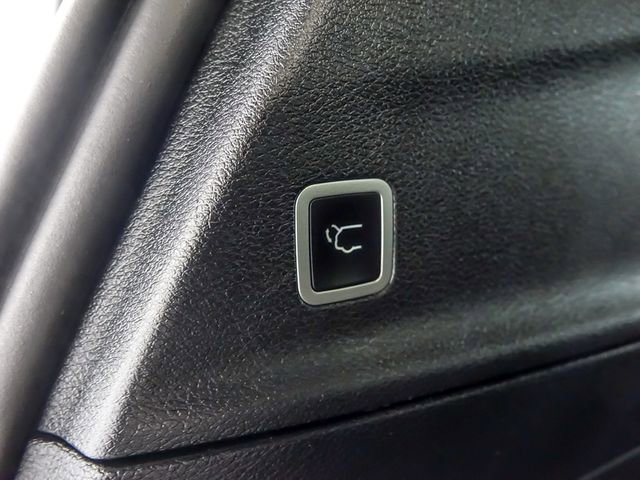 Used 2025 Chrysler Pacifica Limited FWD image 32