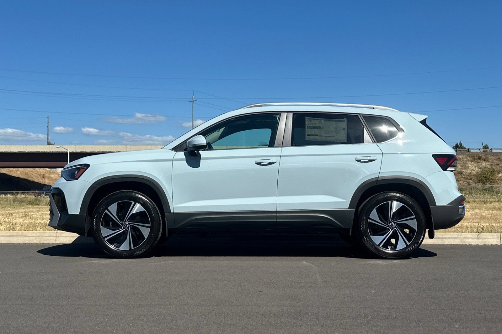 New 2026 Volkswagen Taos SE AWD/4WD image 6