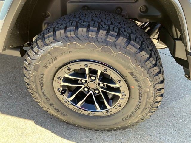 New 2026 Jeep Wrangler Rubicon w/ Xtreme 35 Tire Package AWD/4WD image 25
