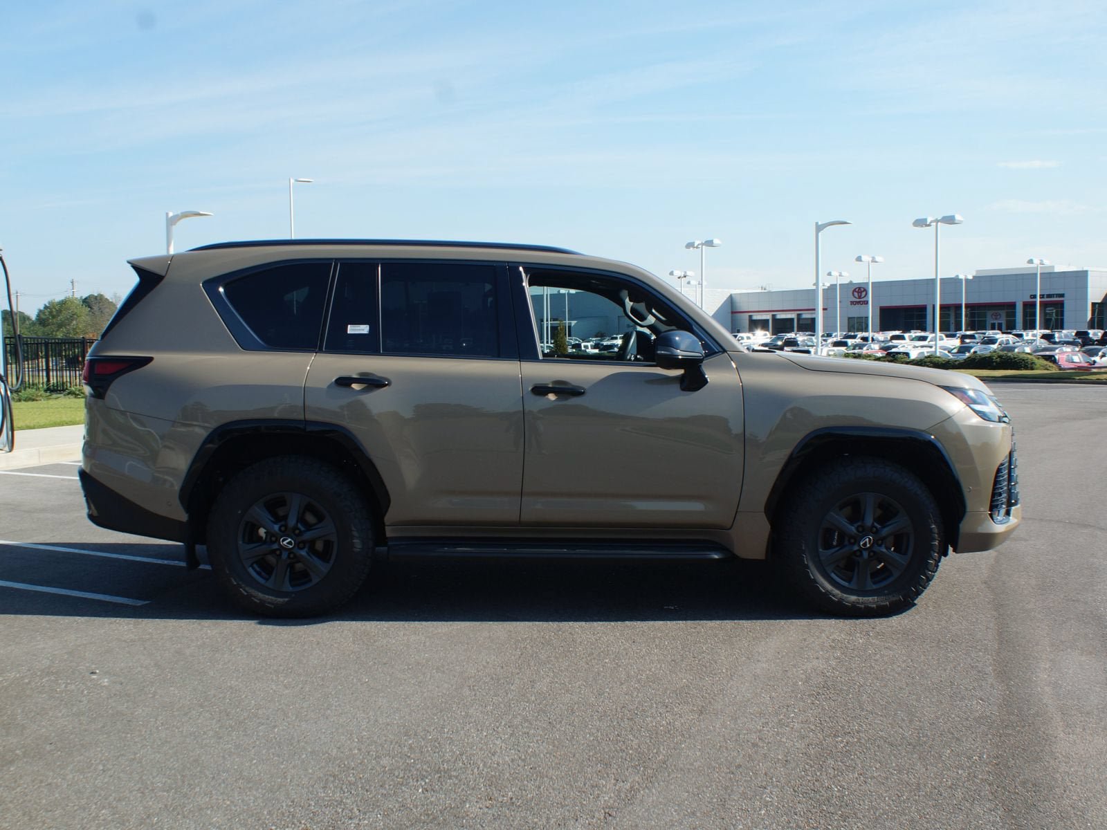 Used 2025 Lexus LX 700h Overtrail AWD/4WD image 22