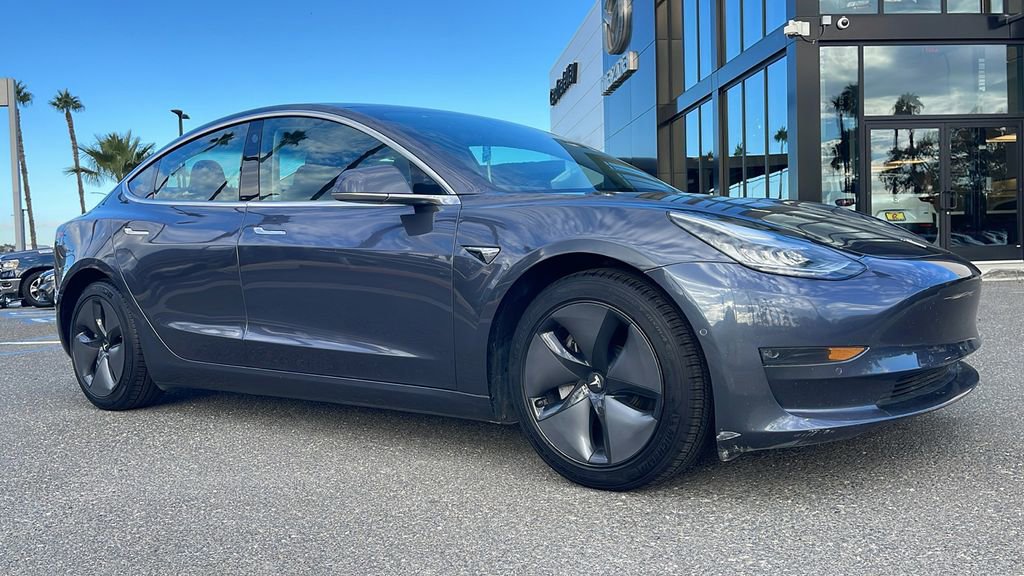 Used 2018 Tesla Model 3 Long Range image 1