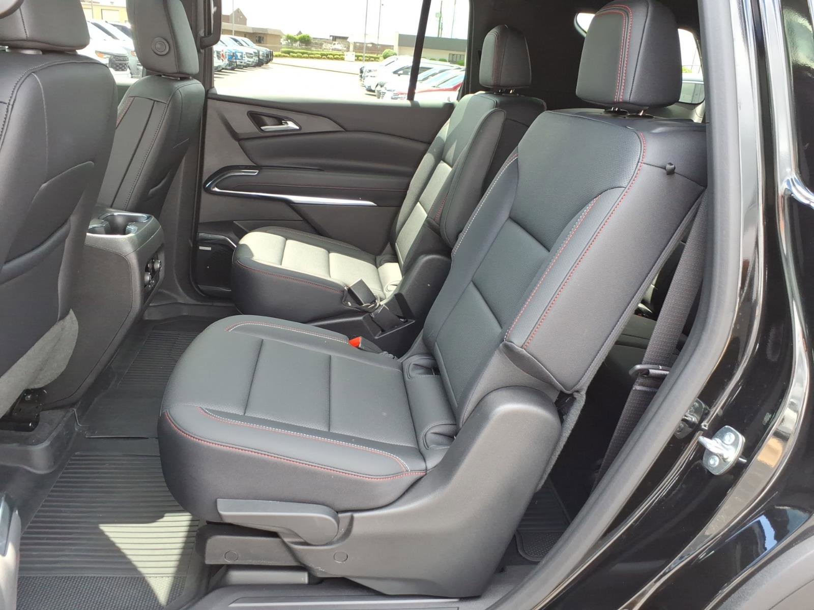 Used 2025 Chevrolet Traverse Z71 w/ Enhanced Driving Package AWD/4WD image 9