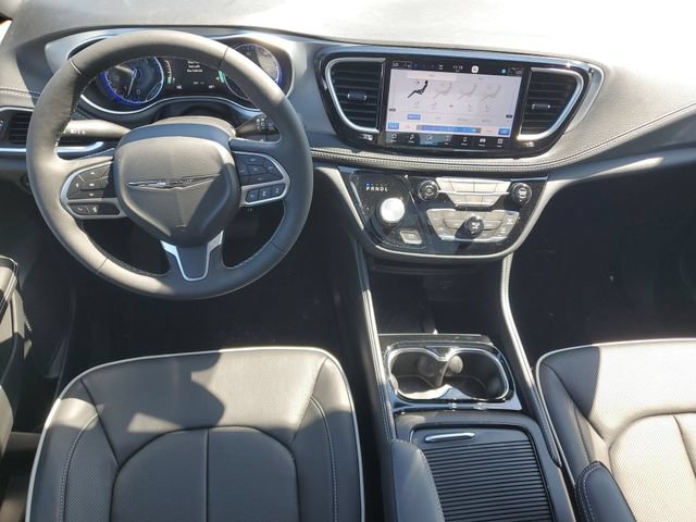 New 2026 Chrysler Pacifica Limited w/ Trailer Tow Group AWD/4WD image 14