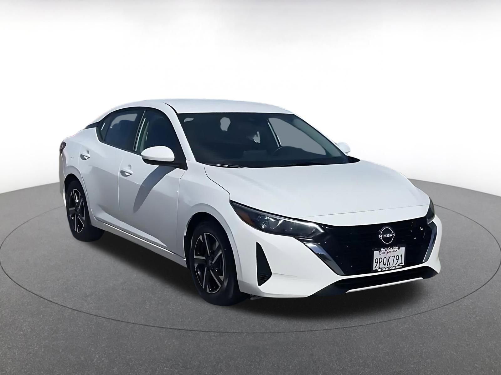 Used 2025 Nissan Sentra SV image 2