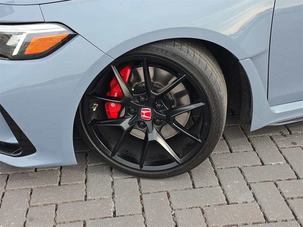 Used 2025 Honda Civic Type R image 11