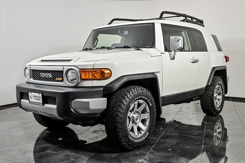 Used 2014 Toyota FJ Cruiser 4WD w/ Upgrade Package image 5