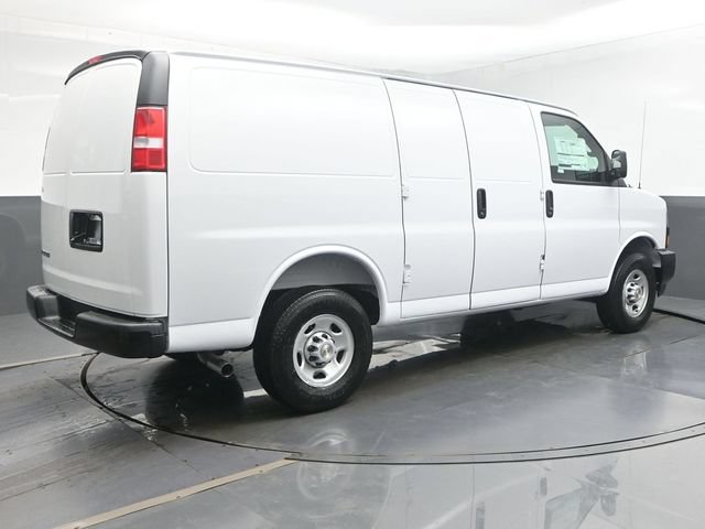 New 2026 Chevrolet Express 2500 w/ Driver Convenience Package RWD image 29