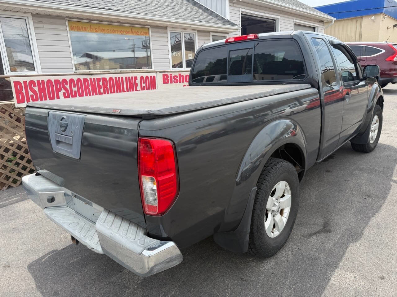 Used 2010 Nissan Frontier SE w/ SE Value Truck Pkg AWD/4WD image 9