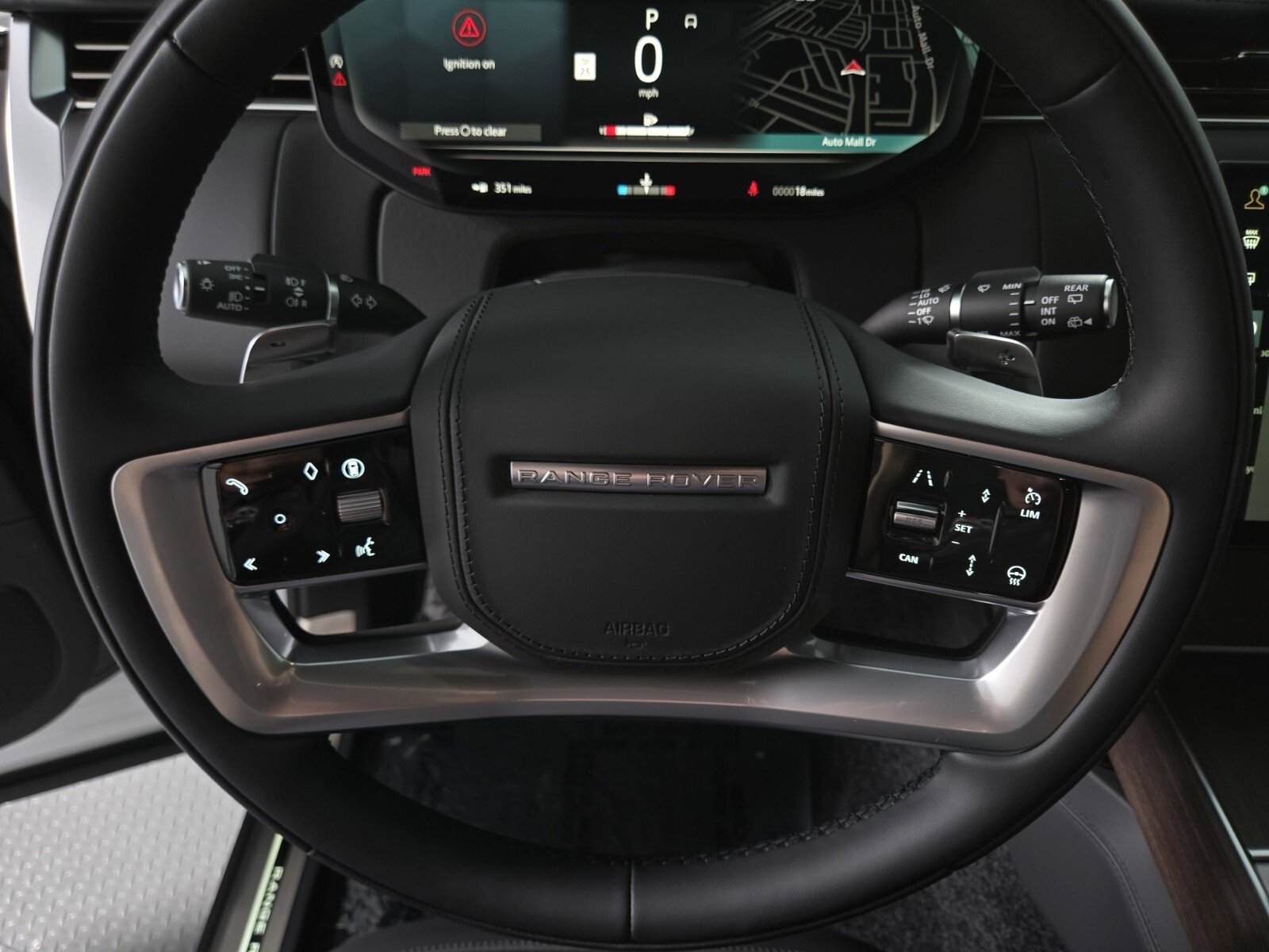 New 2025 Land Rover Range Rover Long Wheelbase SE image 23