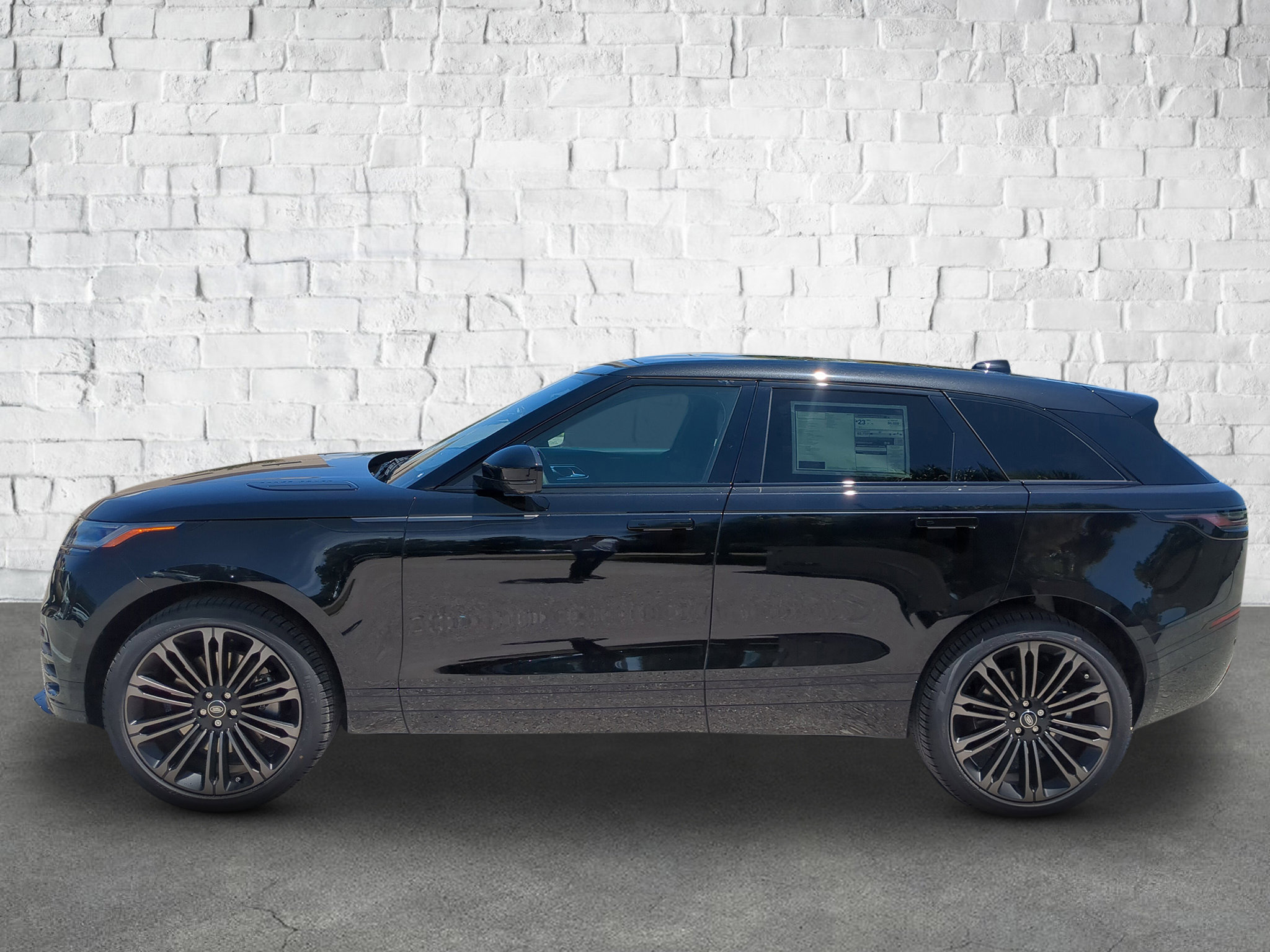 New 2026 Land Rover Range Rover Velar Dynamic SE image 3