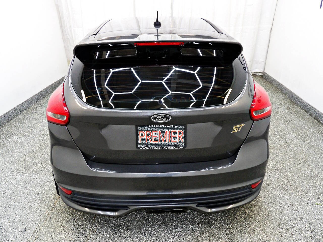 Used 2016 Ford Focus ST image 5