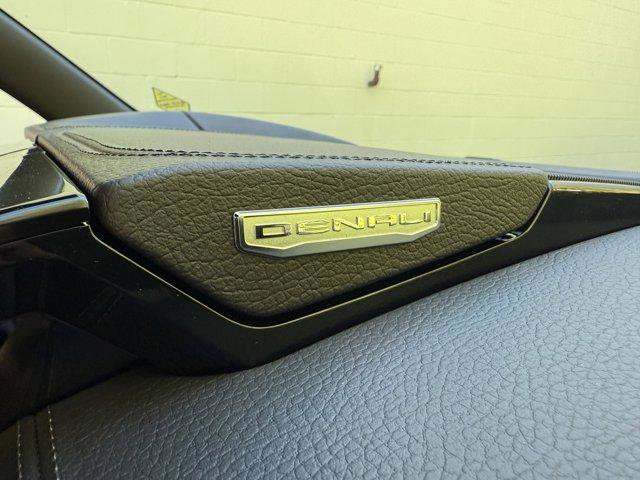 New 2026 GMC Yukon Denali w/ Sun & Power Step Package image 28