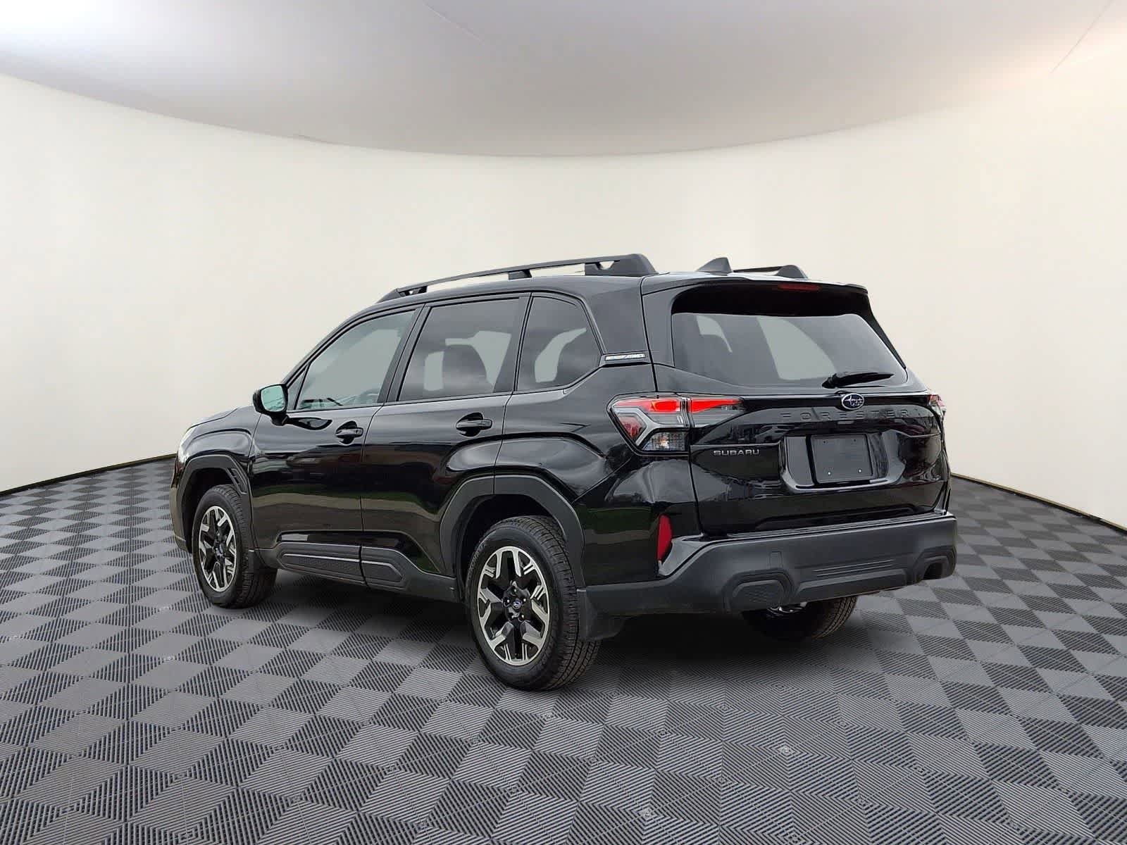Used 2026 Subaru Forester Premium AWD/4WD image 7