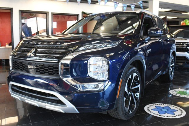 Used 2024 Mitsubishi Outlander GT AWD/4WD image 1