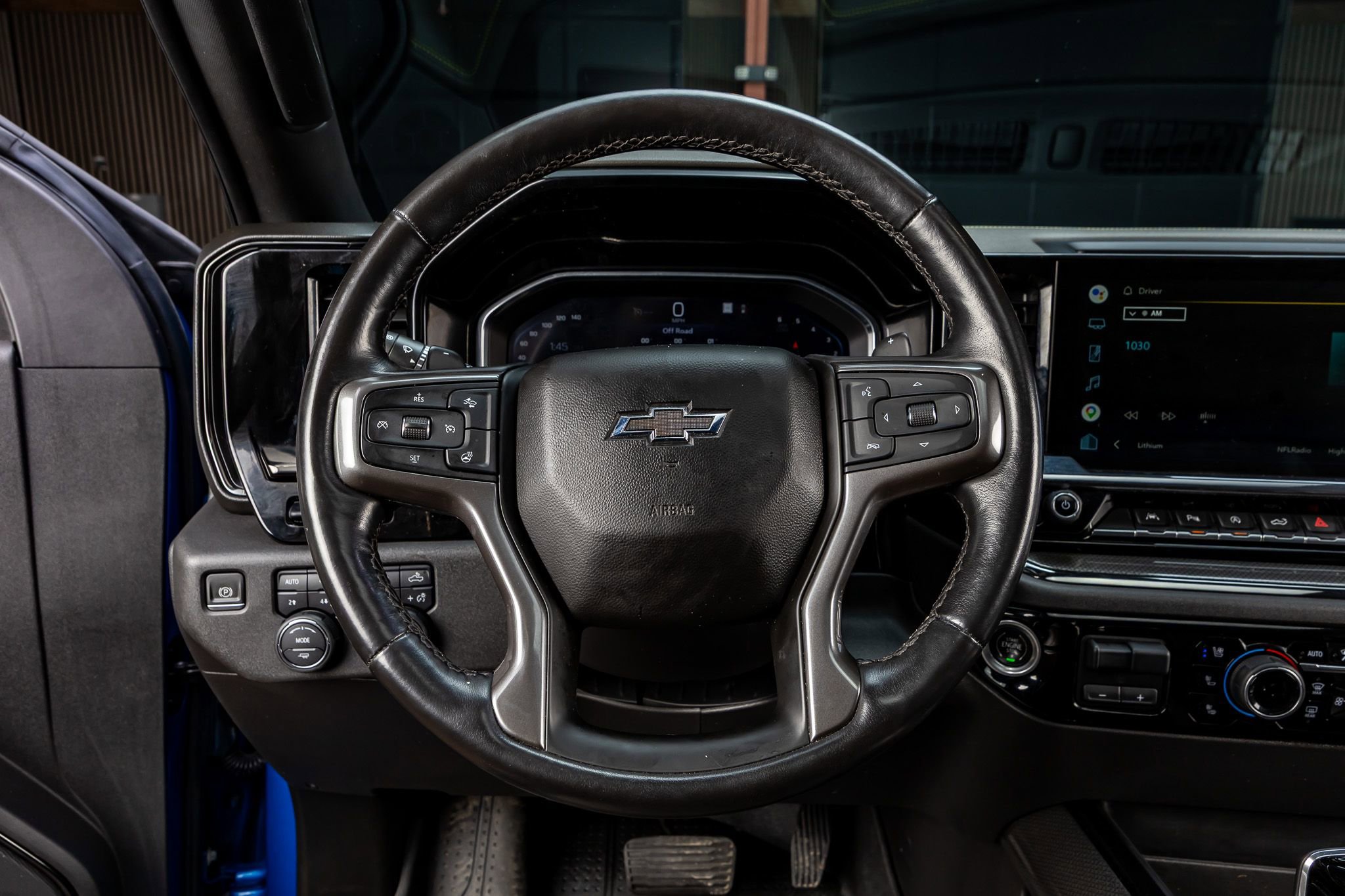 Used 2022 Chevrolet Silverado 1500 ZR2 w/ Technology Package AWD/4WD image 19