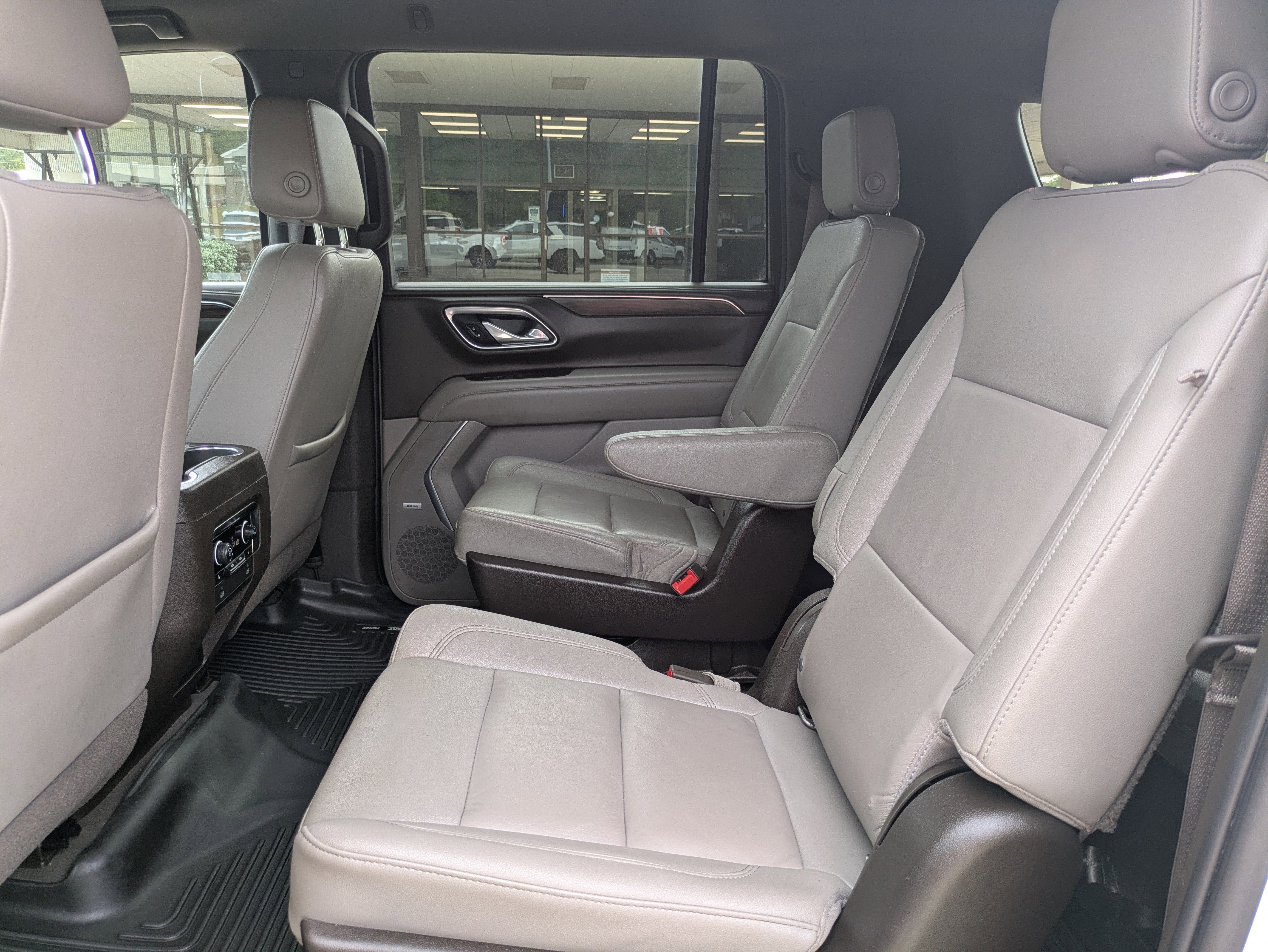 Used 2021 Chevrolet Suburban Z71 w/ Z71 Off-Road Package AWD/4WD image 15