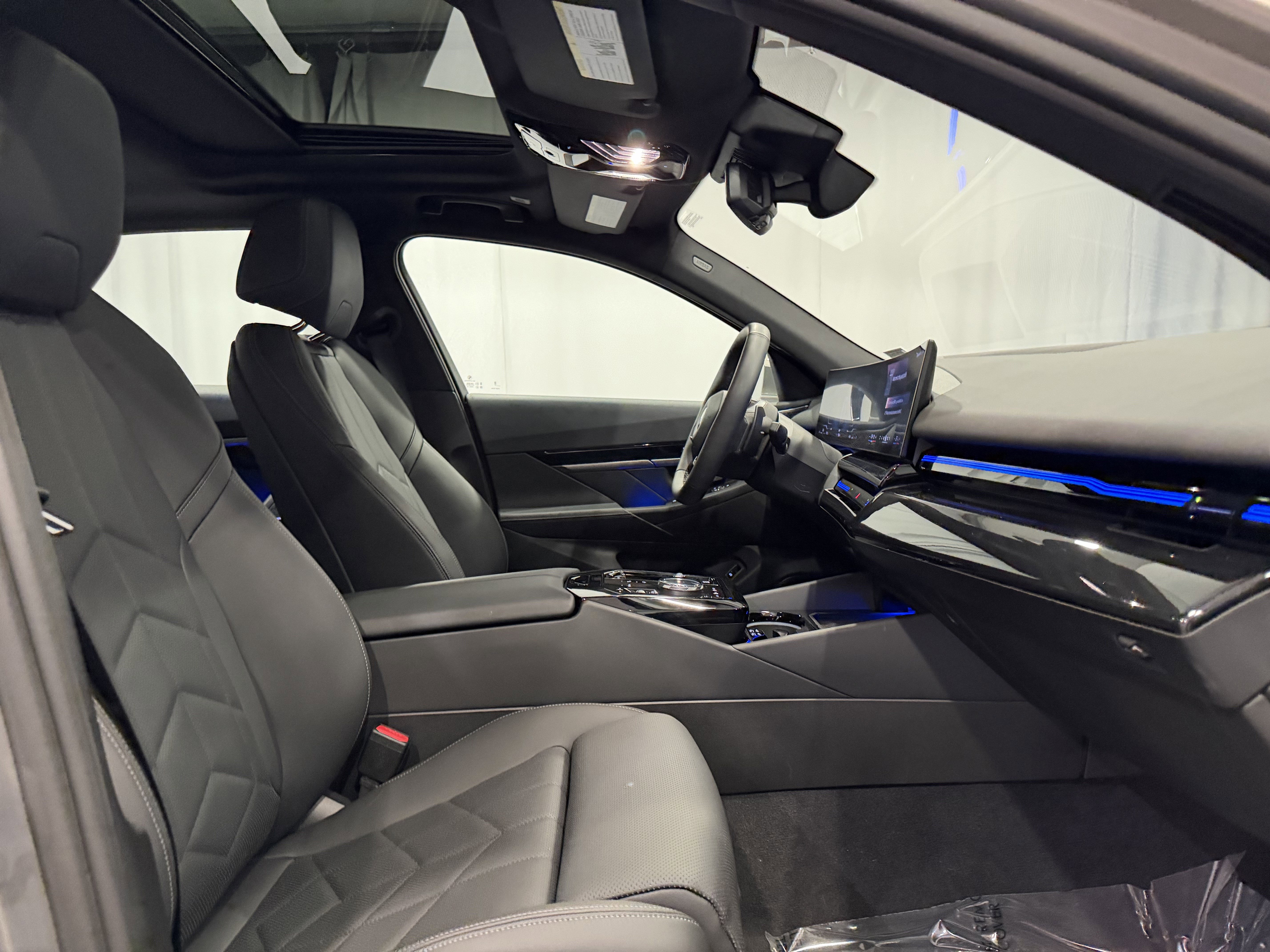 Certified 2024 BMW 530i xDrive w/ Premium Package image 15