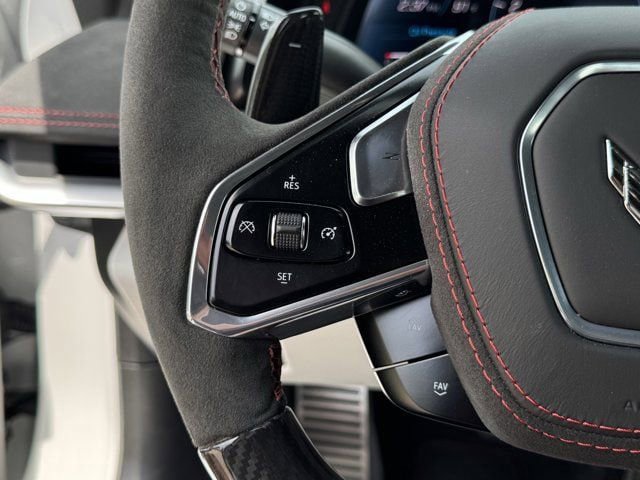 Used 2023 Chevrolet Corvette Z06 RWD image 17