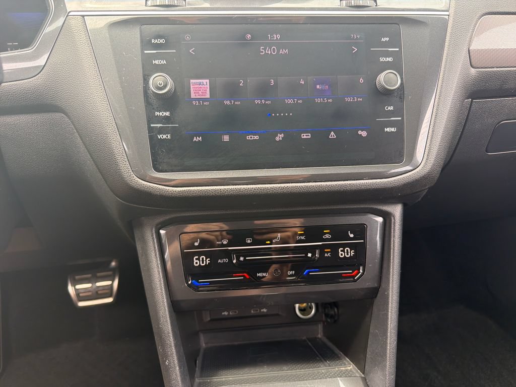 Certified 2023 Volkswagen Tiguan SE R-Line FWD image 15