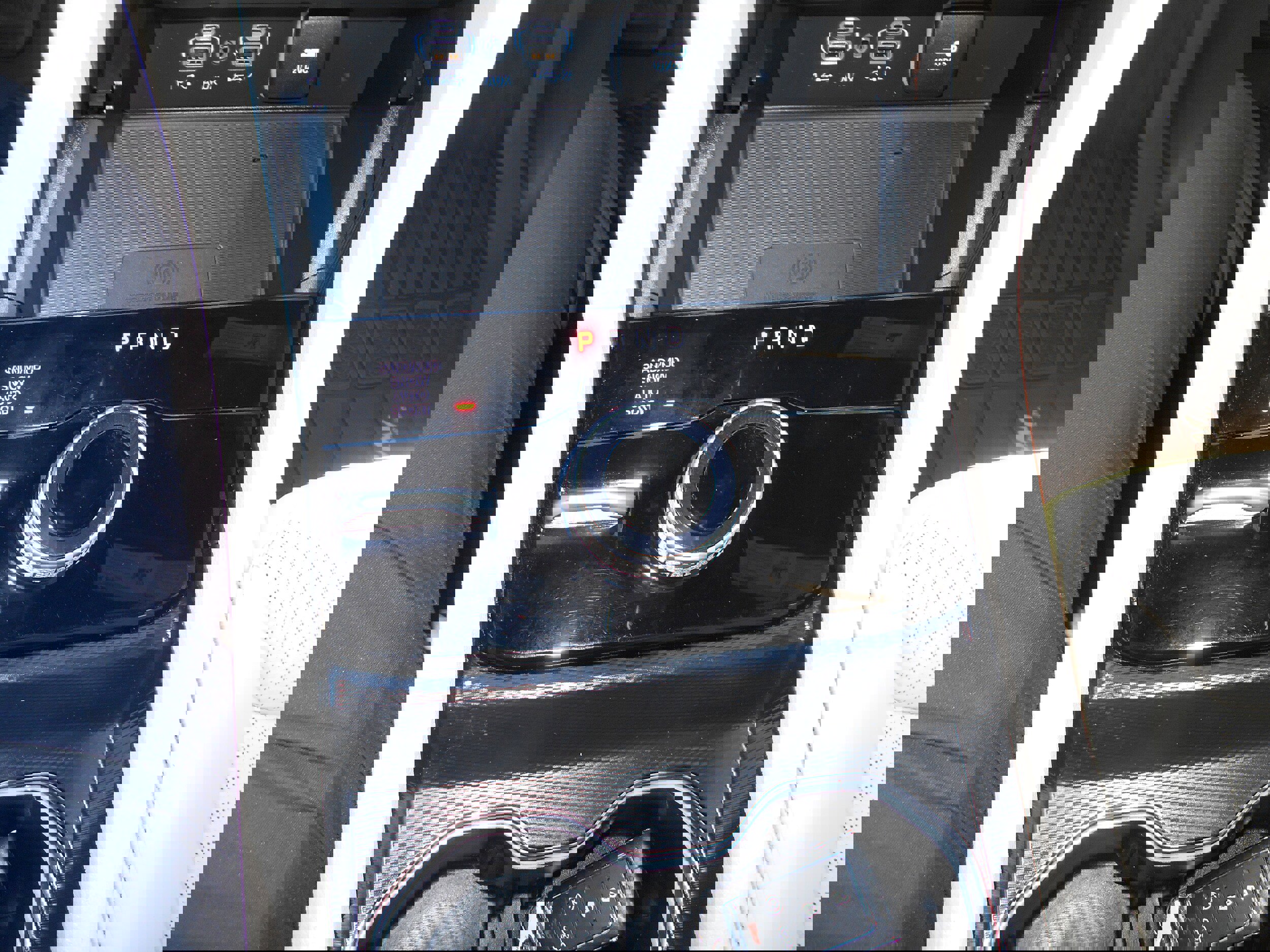 Used 2024 Jeep Grand Cherokee L Limited w/ Luxury Tech Group II image 8