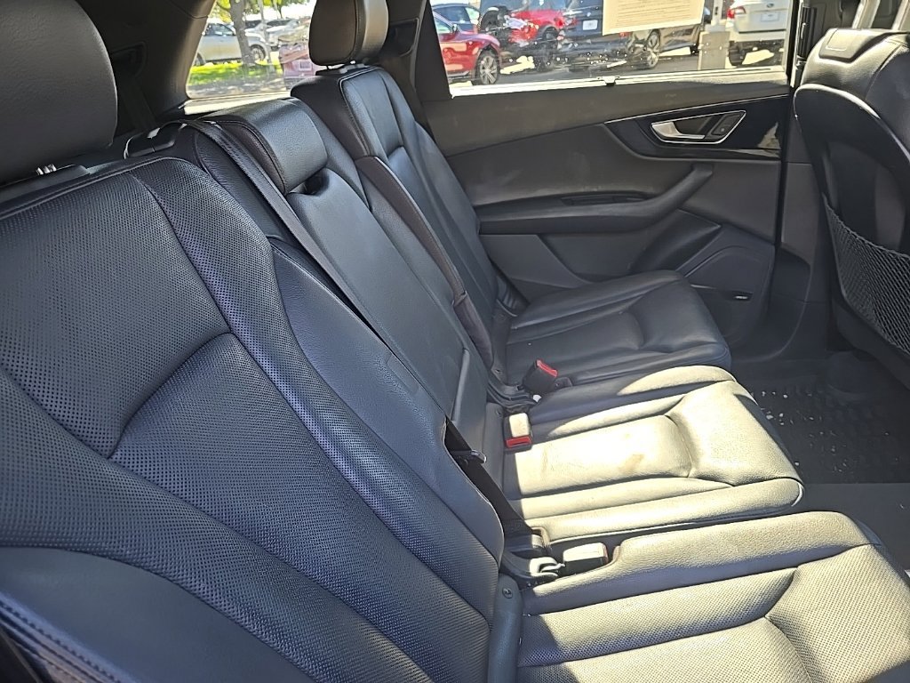 Used 2019 Audi Q7 3.0T Prestige AWD/4WD image 12
