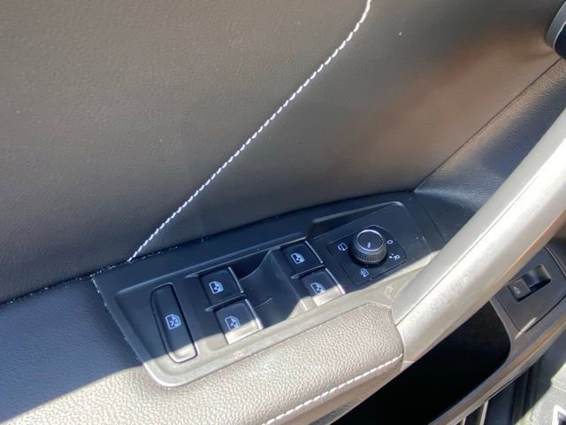 Used 2024 Volkswagen Tiguan SEL R-Line AWD/4WD image 19