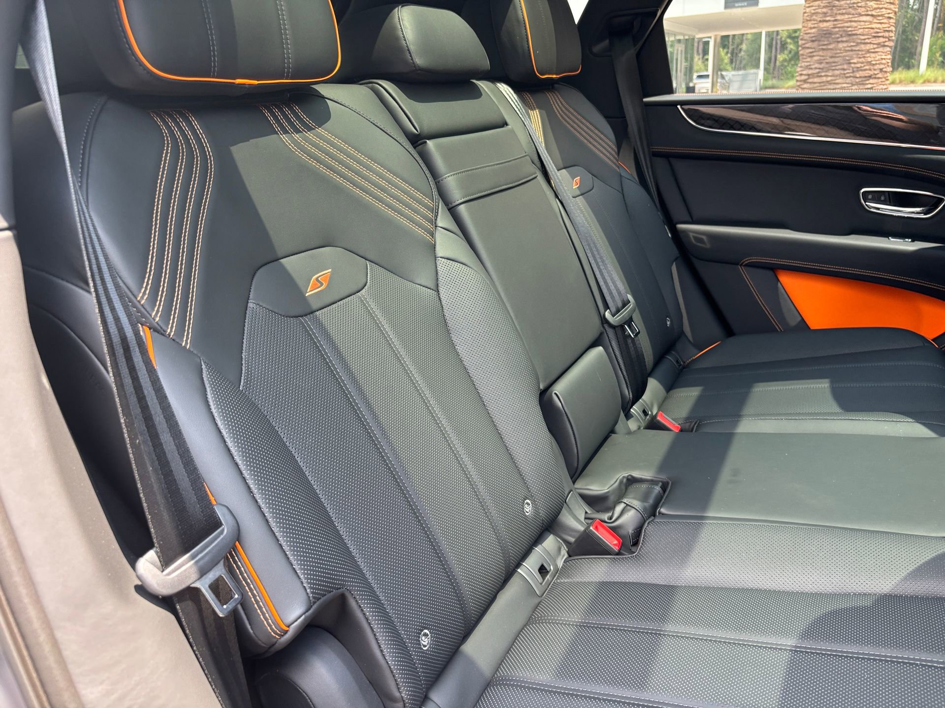 New 2025 Bentley Bentayga image 33