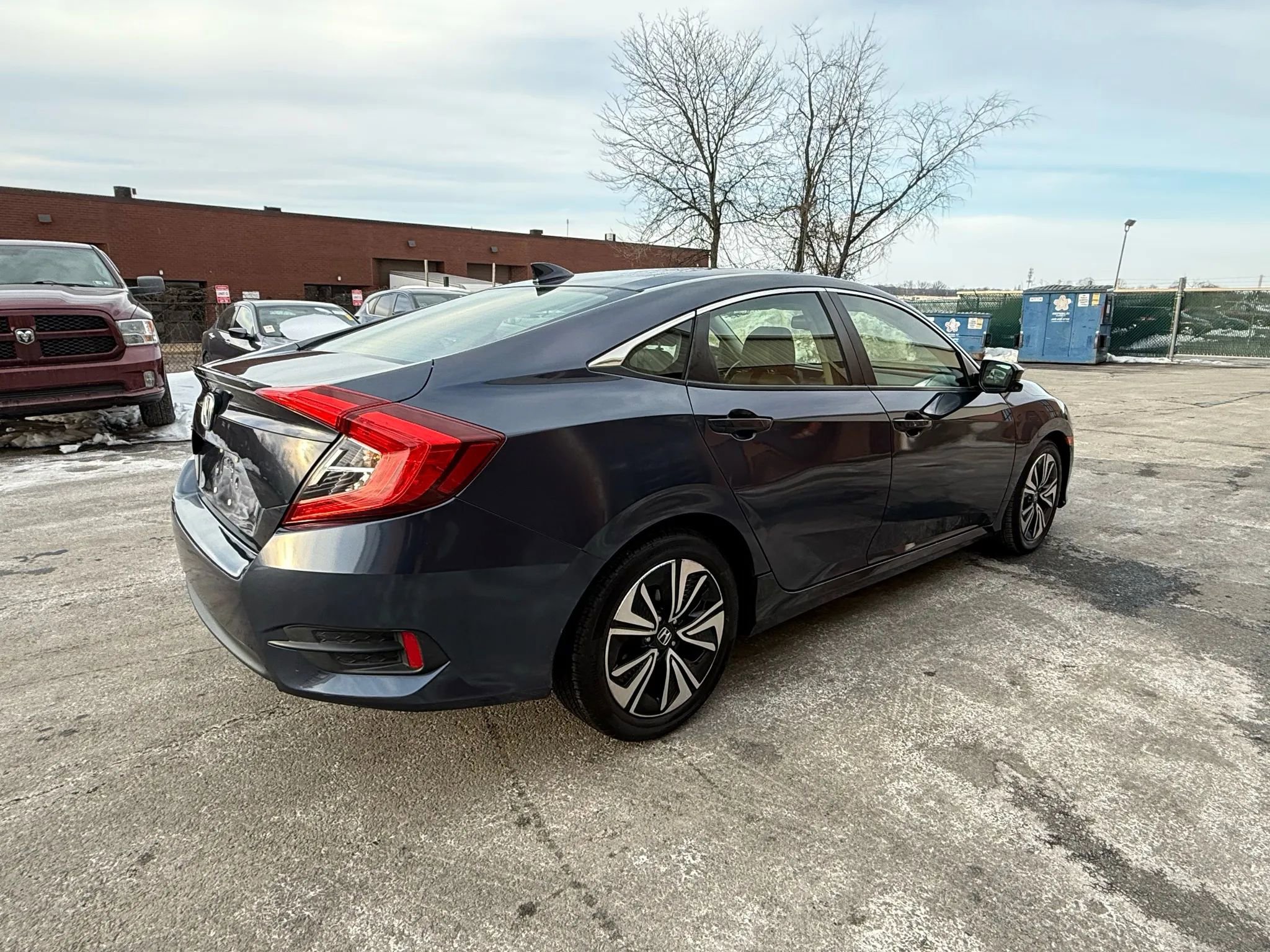 Used 2018 Honda Civic EX-L image 5