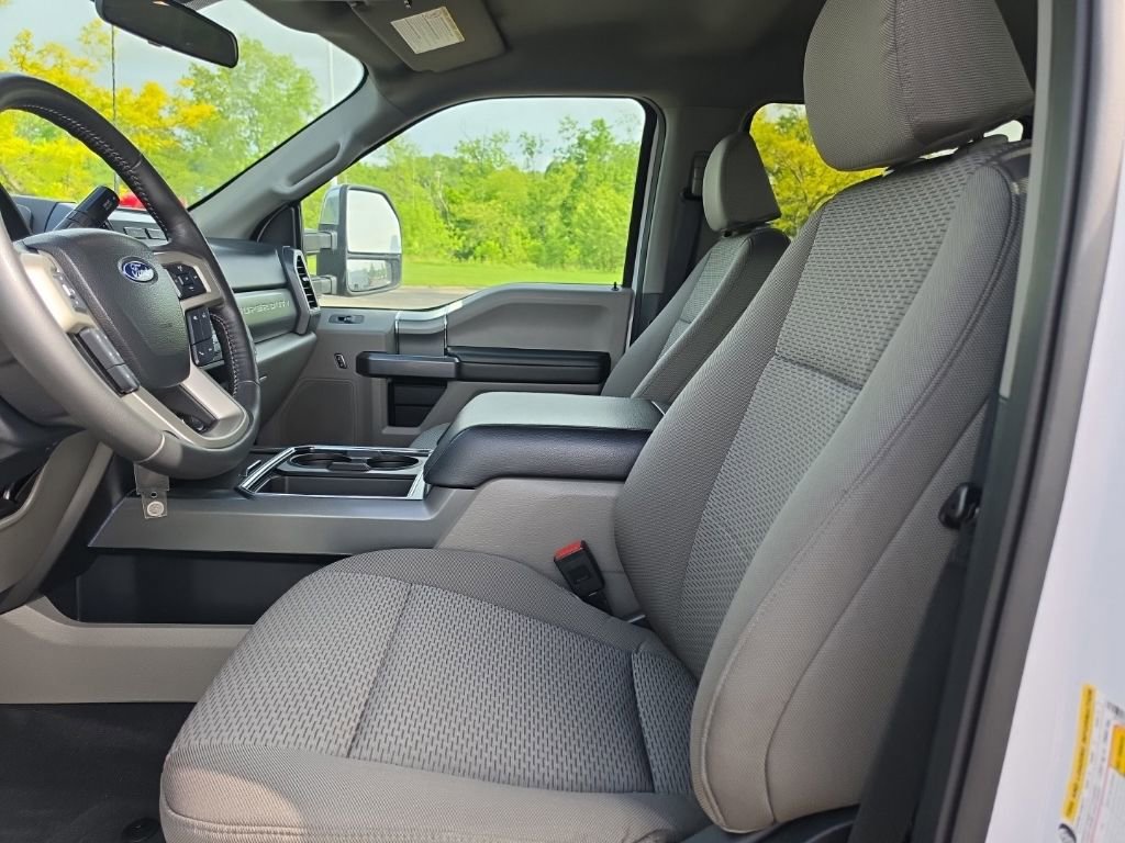 Used 2022 Ford F250 XLT w/ XLT Premium Package AWD/4WD image 3