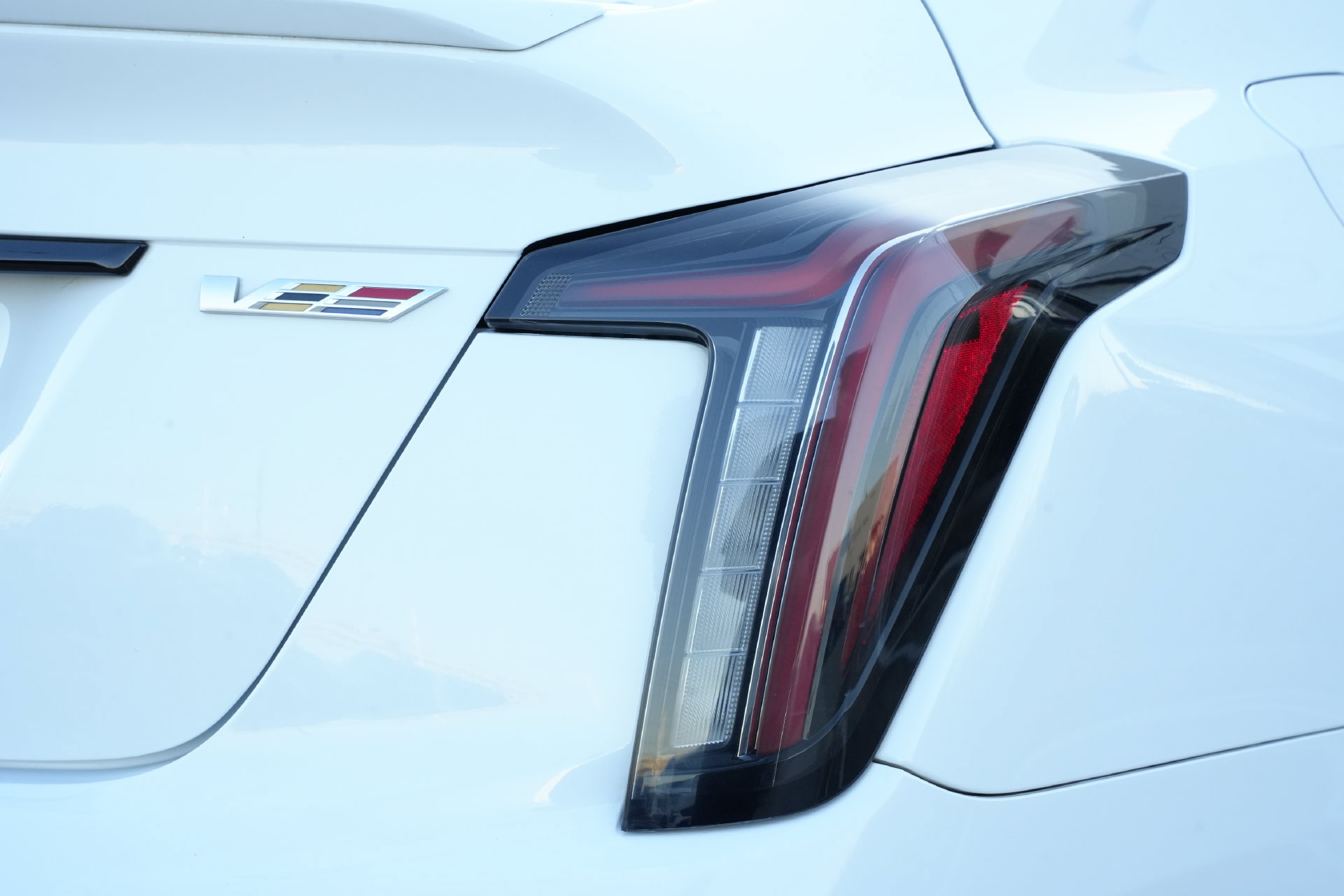 Certified 2025 Cadillac XT4 Sport FWD image 19