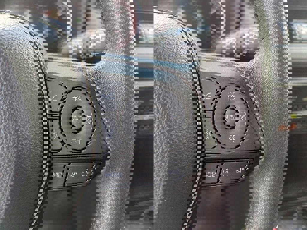 Used 2023 Toyota RAV4 XLE Premium image 25