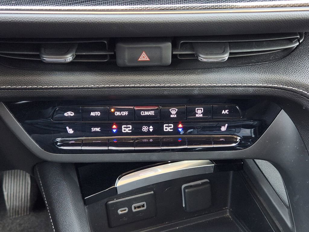 Used 2023 Buick Envision Preferred image 23