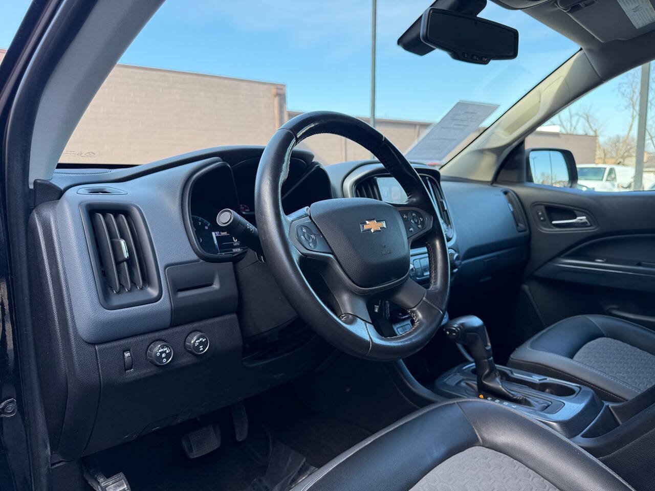 Used 2018 Chevrolet Colorado Z71 AWD/4WD image 12