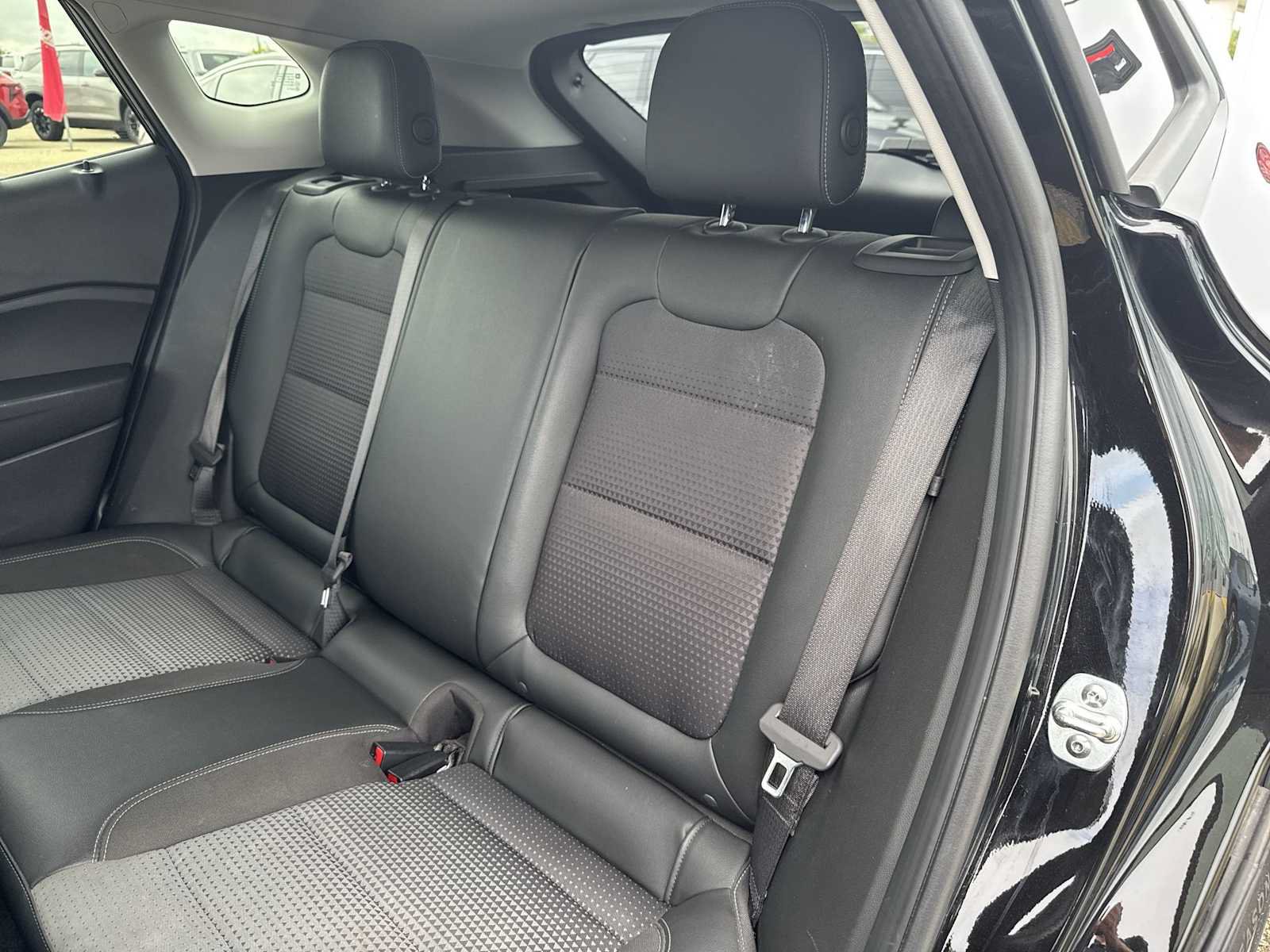 Certified 2025 Chevrolet Trax LT FWD image 20