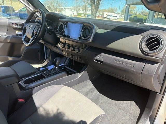 Used 2020 Toyota Tacoma TRD Off-Road w/ Technology Package image 33