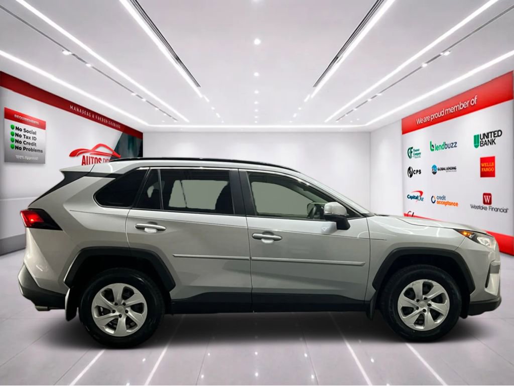 Used 2019 Toyota RAV4 LE w/ All Weather Liner Package AWD/4WD image 9