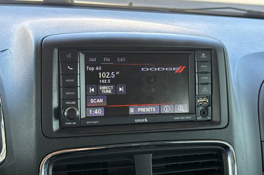 Used 2018 Dodge Grand Caravan SE w/ UConnect Hands-Free Group image 27